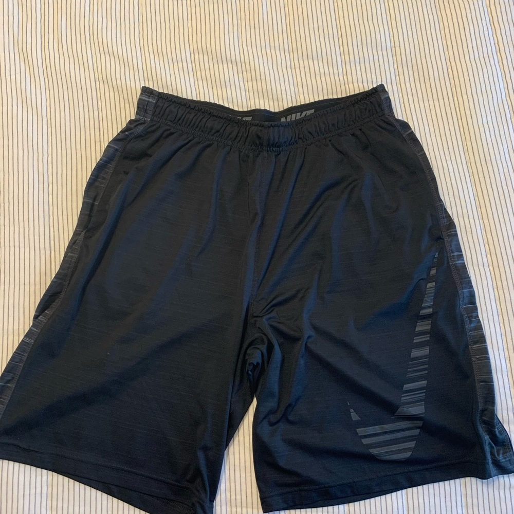Mens Large Nike Black Athletic Shorts